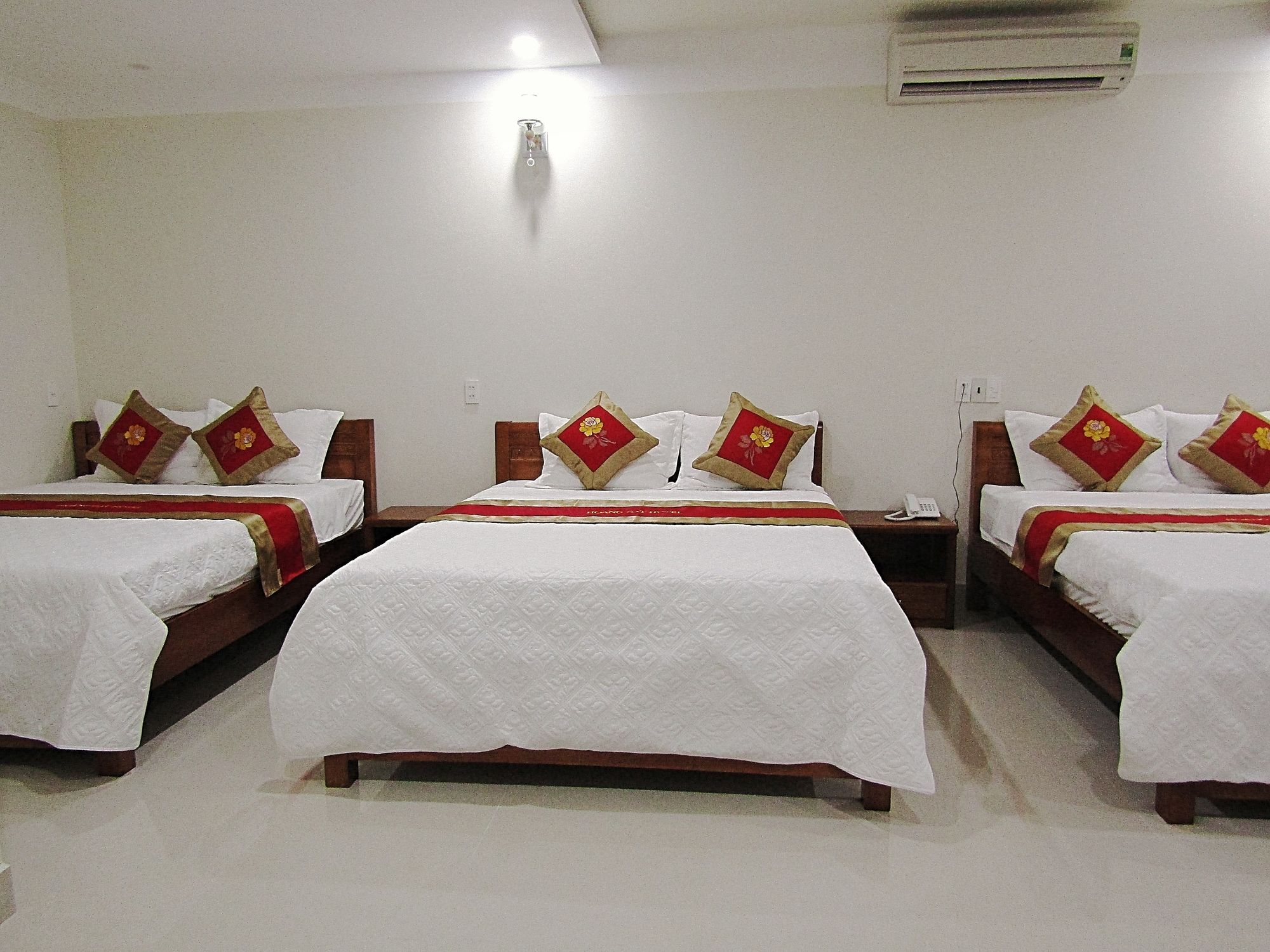 Hoang Dat Hotel Dong Hoi Exterior foto